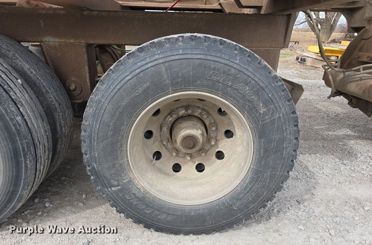image for item DW3241 2016 Manac CPS bottom dump trailer