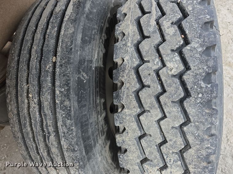 image for item DW3241 2016 Manac CPS bottom dump trailer