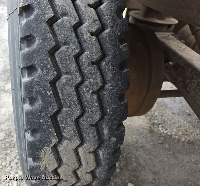 image for item DW3241 2016 Manac CPS bottom dump trailer