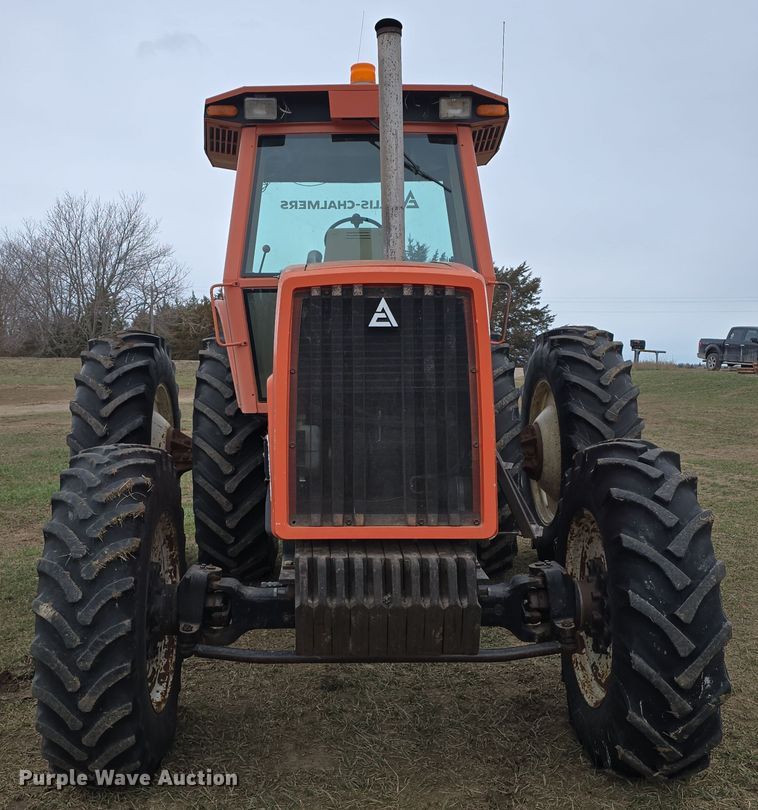 image for item DW3243 1985 Allis-Chalmers 8050 MFWD tractor