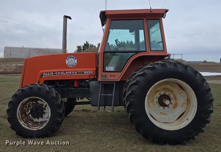 image for item DW3243 1985 Allis-Chalmers 8050 MFWD tractor