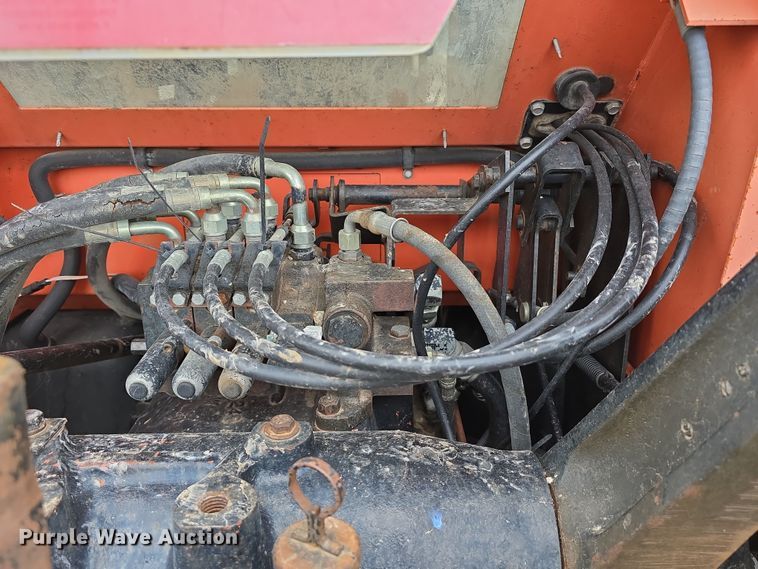 image for item DW3243 1985 Allis-Chalmers 8050 MFWD tractor