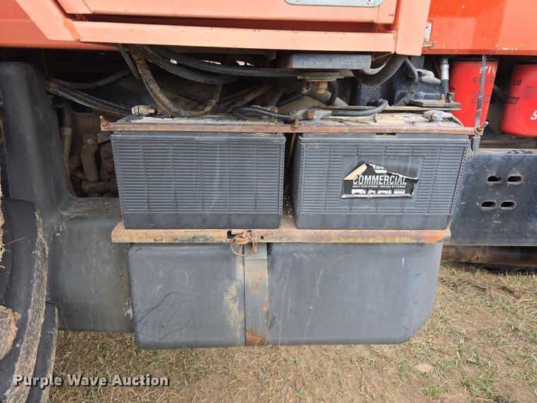 image for item DW3243 1985 Allis-Chalmers 8050 MFWD tractor