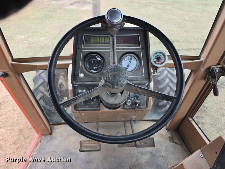 image for item DW3243 1985 Allis-Chalmers 8050 MFWD tractor