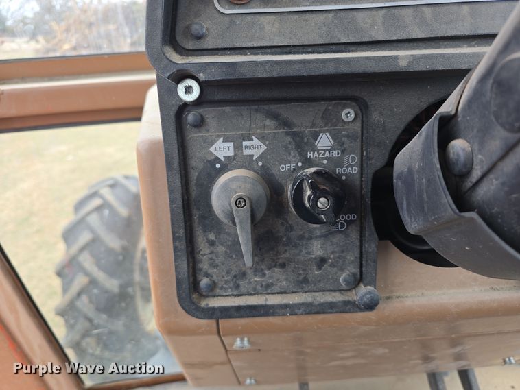 image for item DW3243 1985 Allis-Chalmers 8050 MFWD tractor