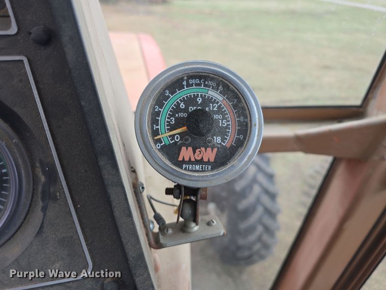 image for item DW3243 1985 Allis-Chalmers 8050 MFWD tractor