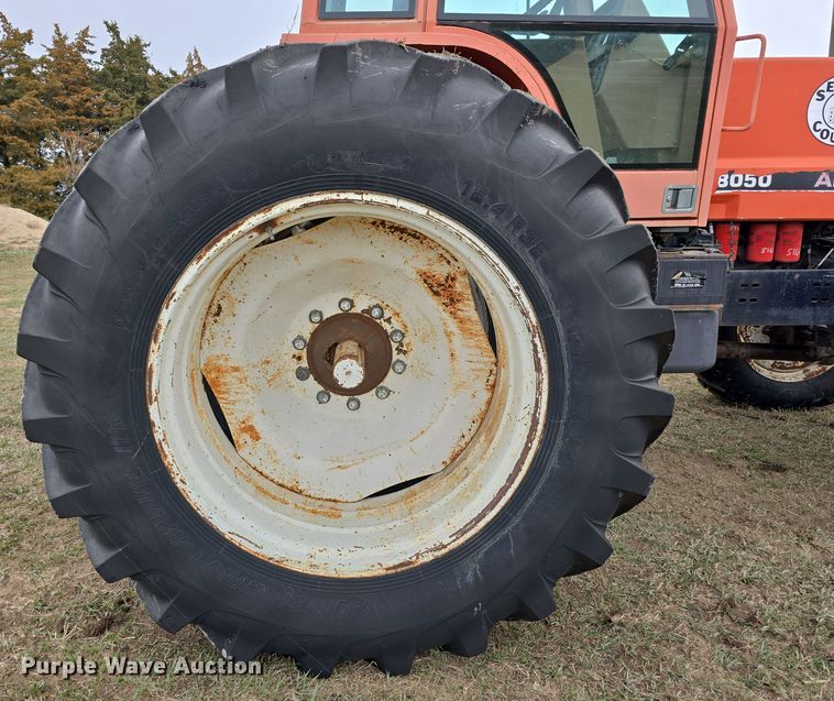 image for item DW3243 1985 Allis-Chalmers 8050 MFWD tractor