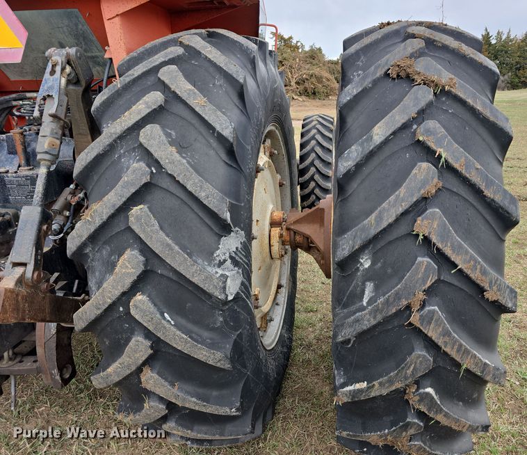 image for item DW3243 1985 Allis-Chalmers 8050 MFWD tractor