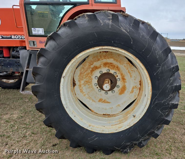 image for item DW3243 1985 Allis-Chalmers 8050 MFWD tractor