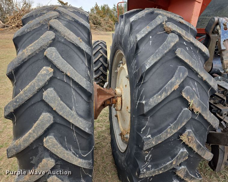 image for item DW3243 1985 Allis-Chalmers 8050 MFWD tractor