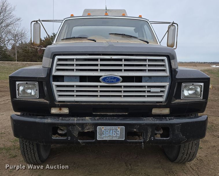 image for item DW3244 1985 Ford F800 fuel truck