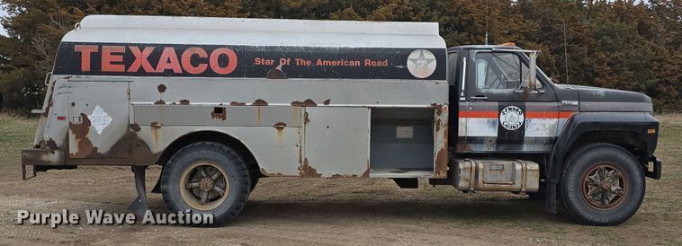 image for item DW3244 1985 Ford F800 fuel truck