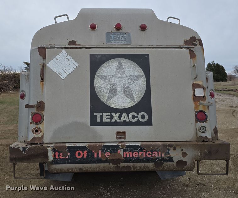 image for item DW3244 1985 Ford F800 fuel truck