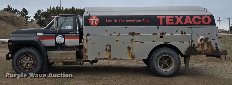 image for item DW3244 1985 Ford F800 fuel truck