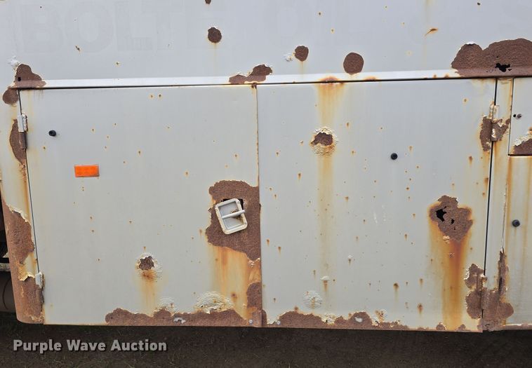 image for item DW3244 1985 Ford F800 fuel truck