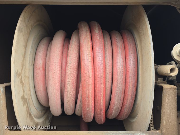 image for item DW3244 1985 Ford F800 fuel truck