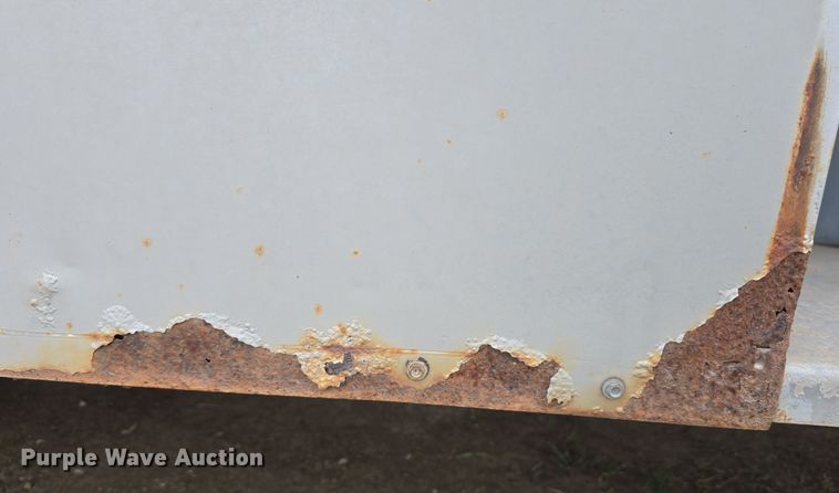 image for item DW3244 1985 Ford F800 fuel truck