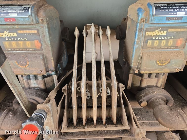 image for item DW3244 1985 Ford F800 fuel truck