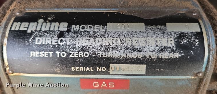 image for item DW3244 1985 Ford F800 fuel truck