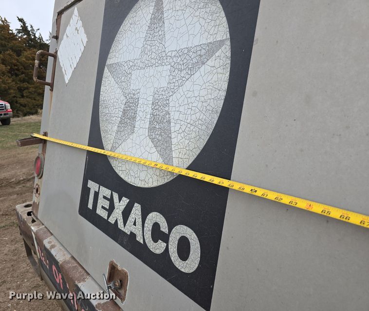 image for item DW3244 1985 Ford F800 fuel truck