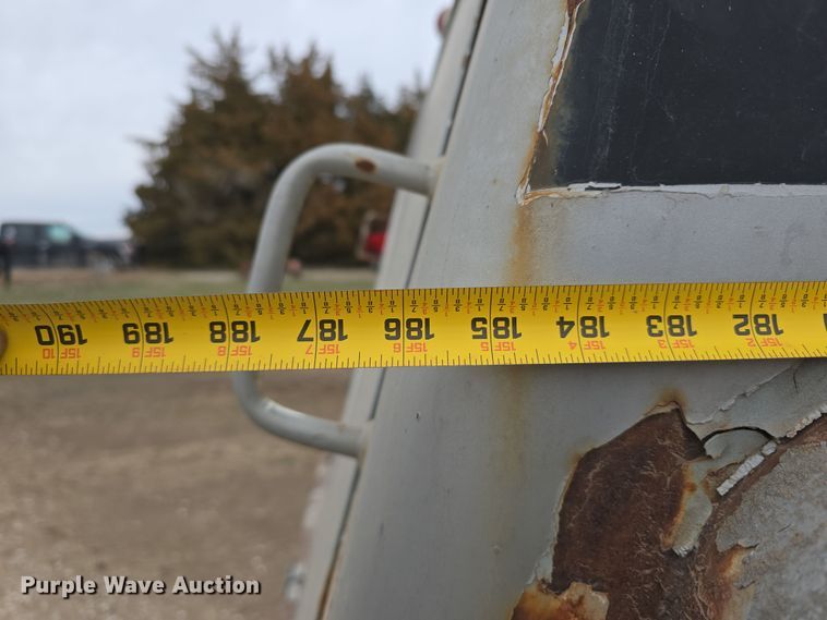 image for item DW3244 1985 Ford F800 fuel truck