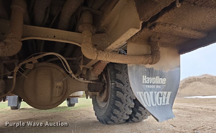 image for item DW3244 1985 Ford F800 fuel truck