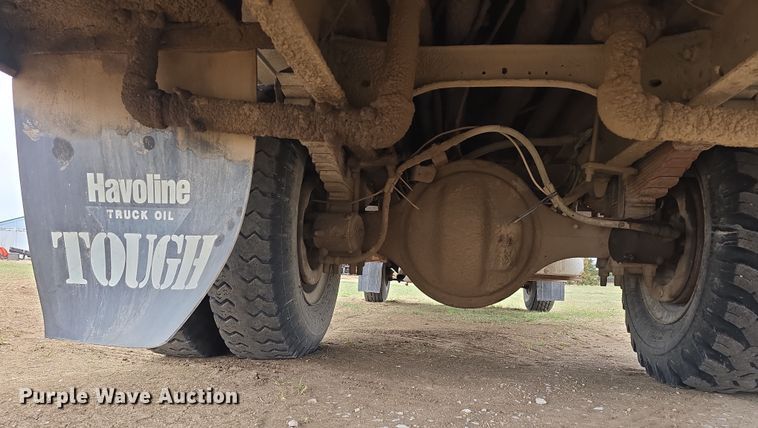 image for item DW3244 1985 Ford F800 fuel truck