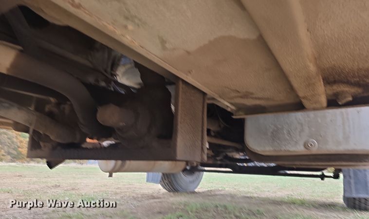 image for item DW3244 1985 Ford F800 fuel truck