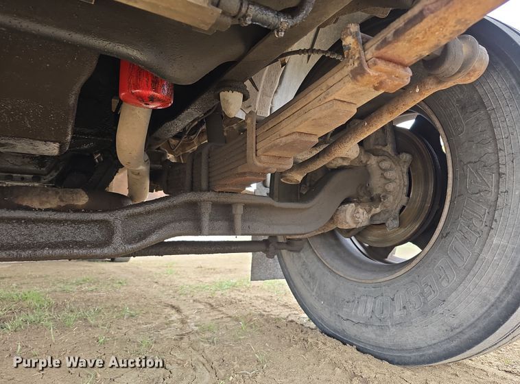 image for item DW3244 1985 Ford F800 fuel truck