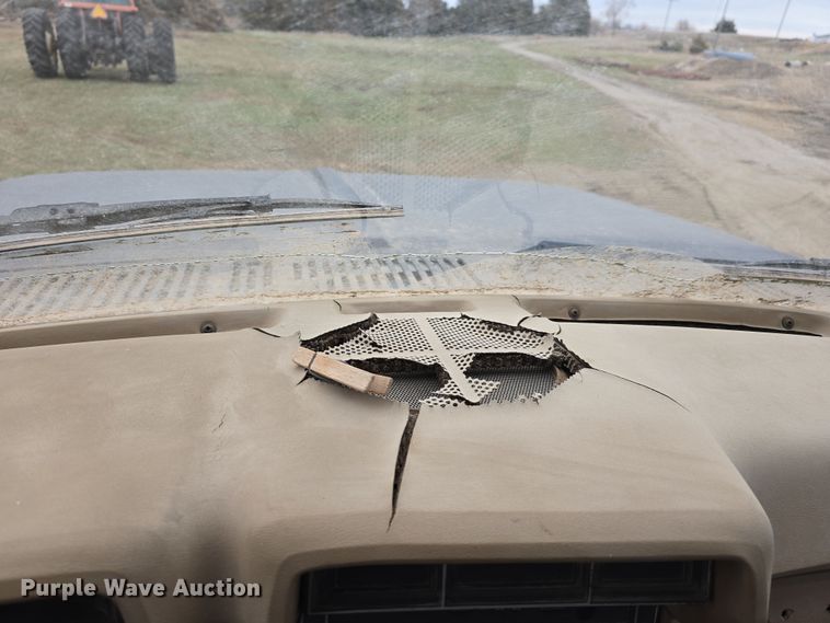 image for item DW3244 1985 Ford F800 fuel truck