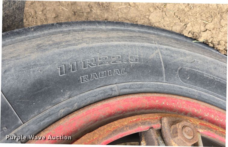 image for item DW3244 1985 Ford F800 fuel truck