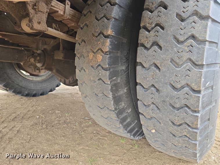 image for item DW3244 1985 Ford F800 fuel truck