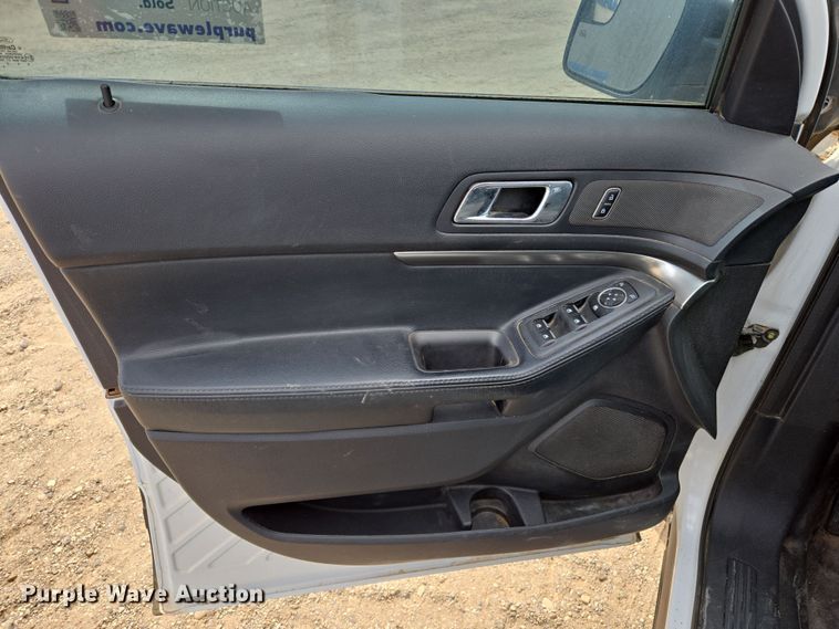 image for item DW8556 2016 Ford Explorer Police SUV