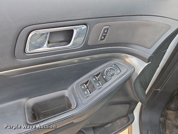 image for item DW8556 2016 Ford Explorer Police SUV