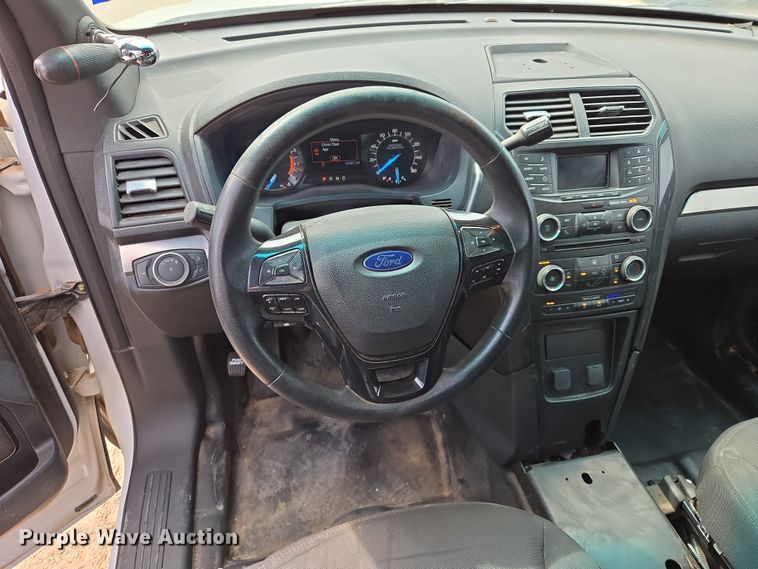 image for item DW8556 2016 Ford Explorer Police SUV