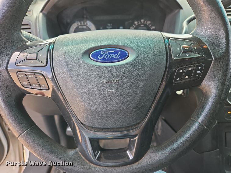 image for item DW8556 2016 Ford Explorer Police SUV