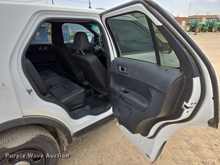 image for item DW8556 2016 Ford Explorer Police SUV