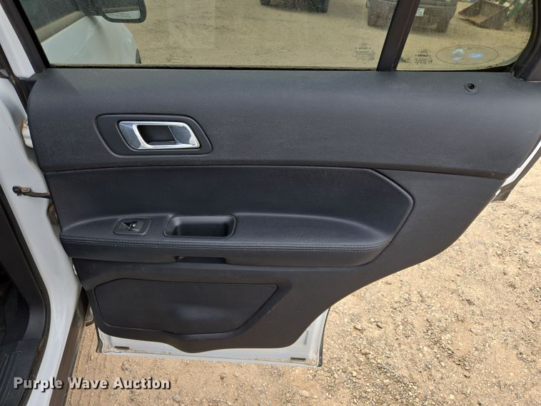 image for item DW8556 2016 Ford Explorer Police SUV