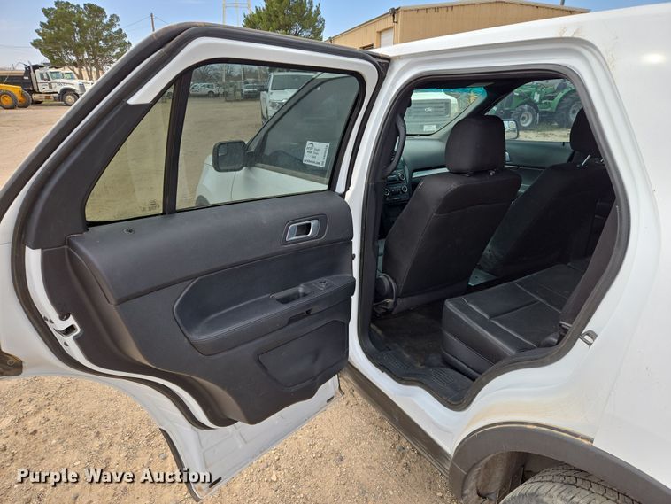 image for item DW8556 2016 Ford Explorer Police SUV