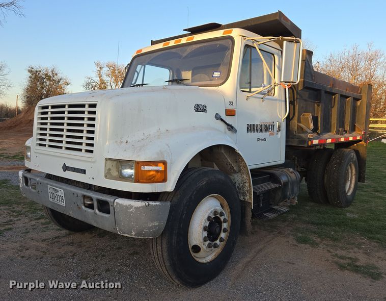 image for item DW8611 1996 International 4700 dump truck