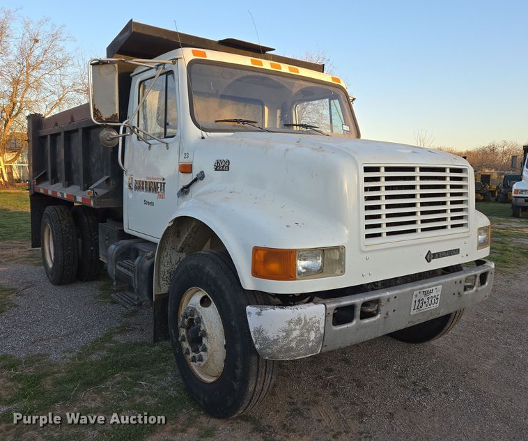 image for item DW8611 1996 International 4700 dump truck