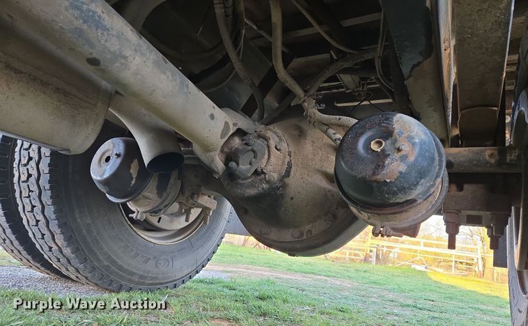 image for item DW8611 1996 International 4700 dump truck