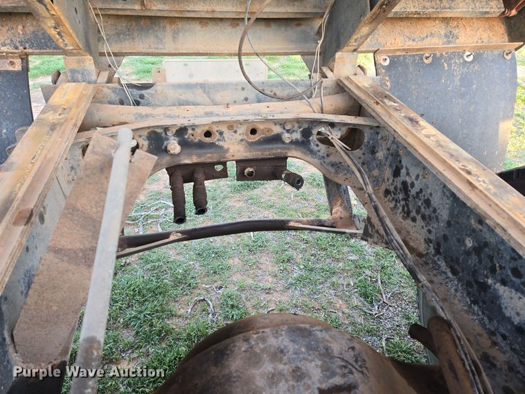 image for item DW8611 1996 International 4700 dump truck
