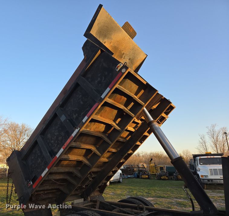 image for item DW8611 1996 International 4700 dump truck