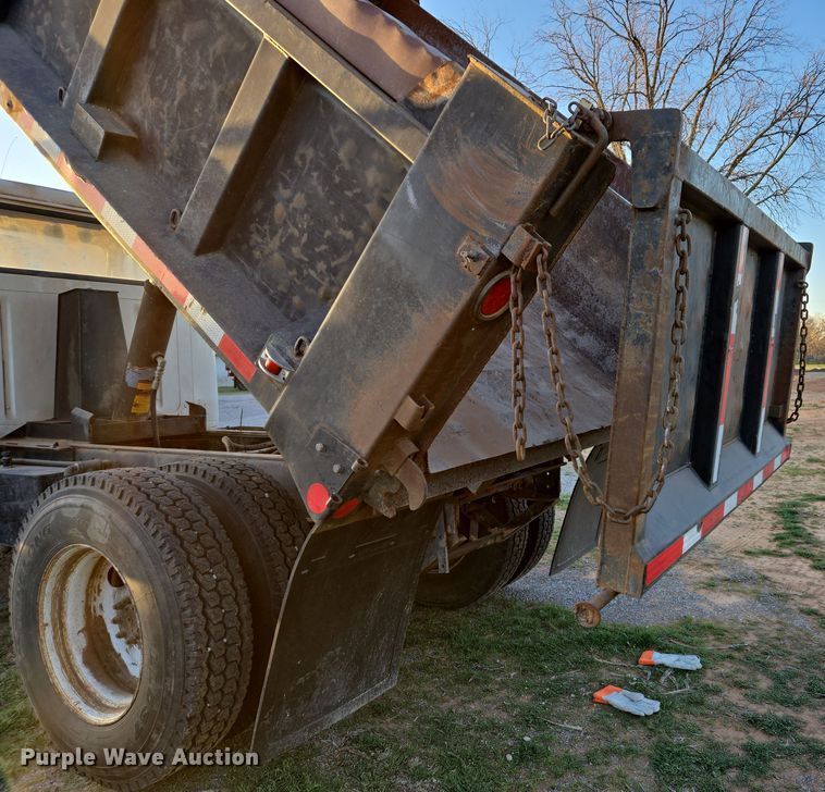 image for item DW8611 1996 International 4700 dump truck