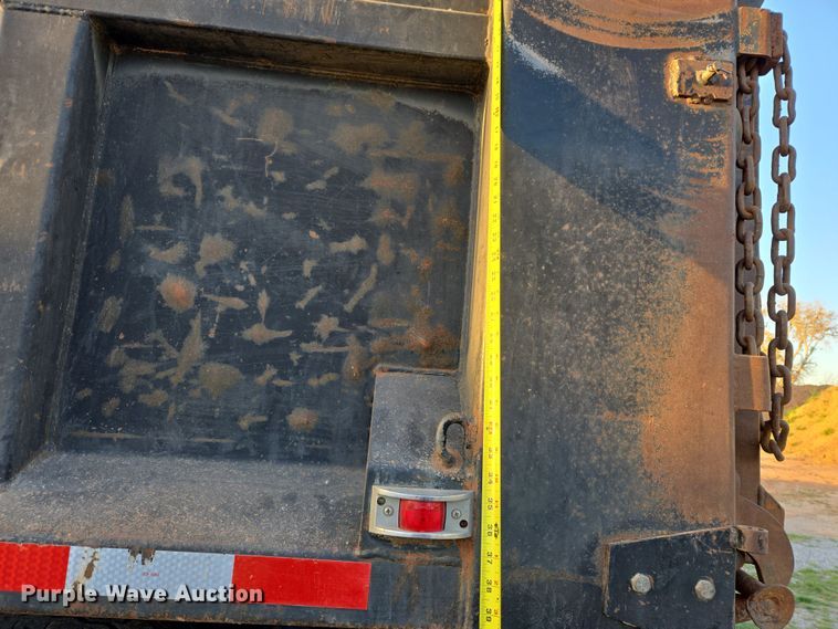 image for item DW8611 1996 International 4700 dump truck