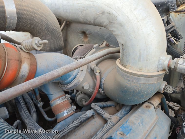 image for item DW8611 1996 International 4700 dump truck