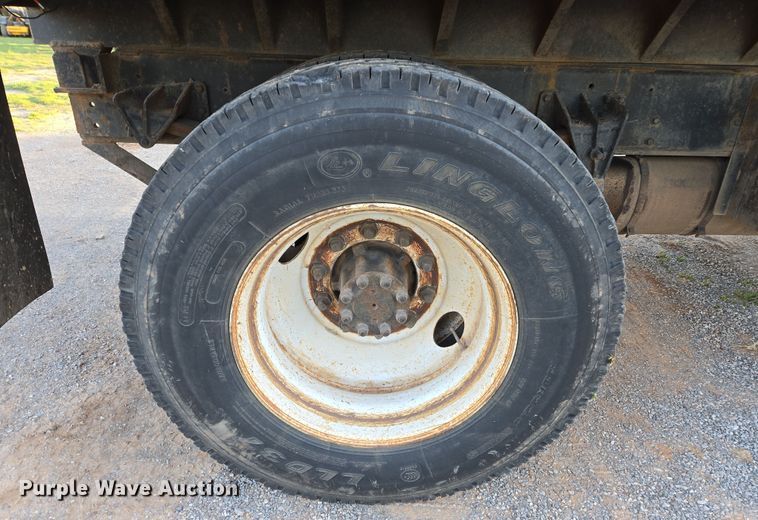 image for item DW8611 1996 International 4700 dump truck