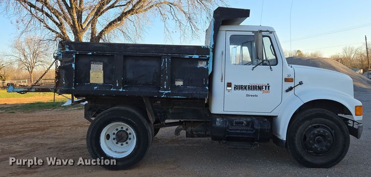 image for item DW8612 1990 International 4600 dump truck
