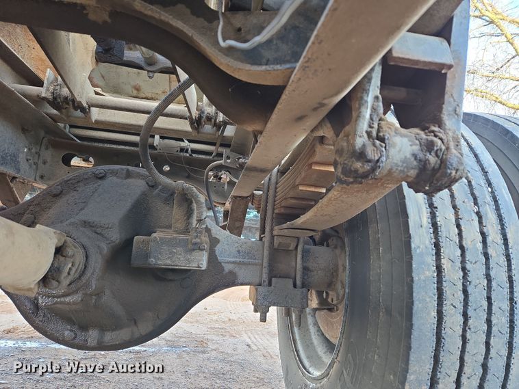 image for item DW8612 1990 International 4600 dump truck